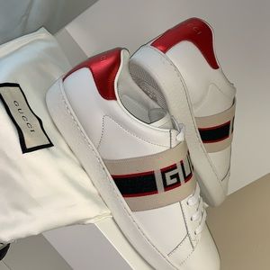 Woman’s Gucci sneakers